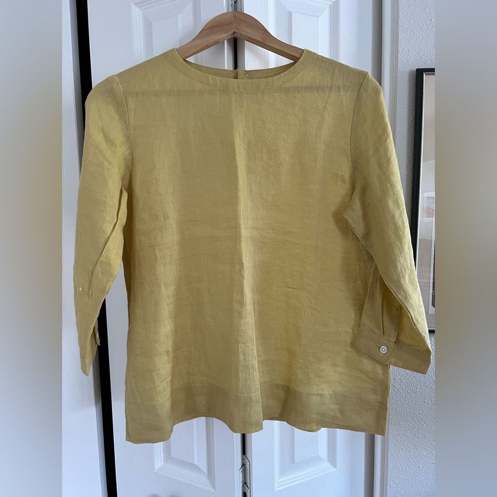 100% linen top, size S.
